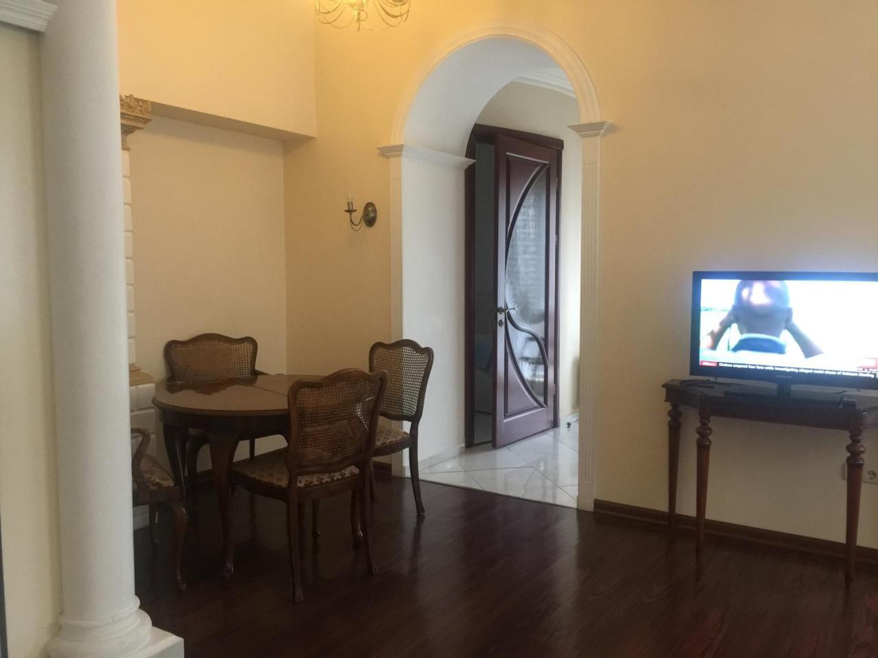 Cozy Studio Near Greek Square Apartamento Odesa Exterior foto